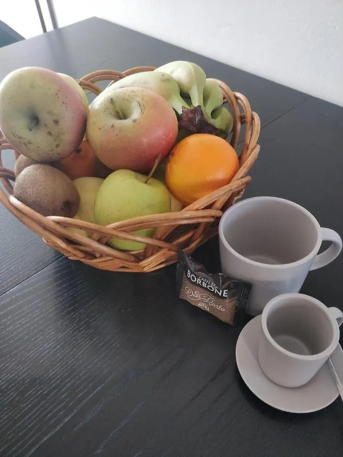 Nocleg ze śniadaniem Guest House Alifla' Focene